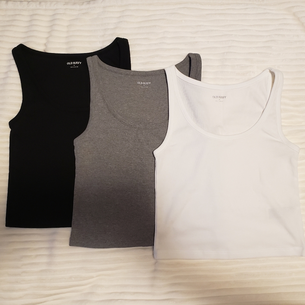 Old Navy Size M Black, Grey And White Ribbed Crop Tank